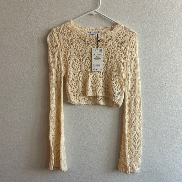 Zara Tops - NWT Zara Cream Knit Cropped Top